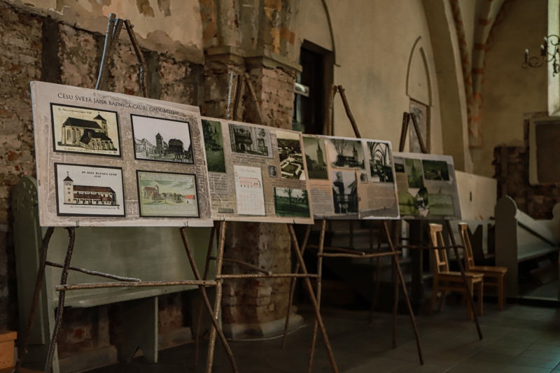 Atjaunotā Cēsu Sv. Jāņa luterāņu baznīca izgaismojas krāsās