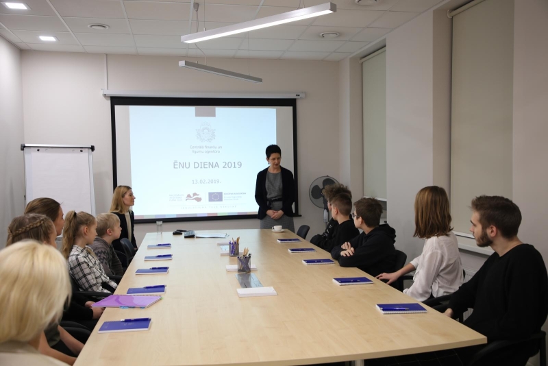 “Nav nemaz tik sarežģīti!” – ēnas iepazīst darbu CFLA